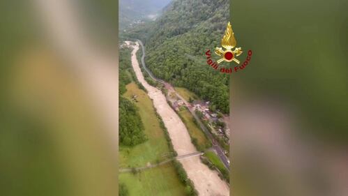 Maltempo in Piemonte, vigili del fuoco al lavoro per evacuare turisti e residenti 5