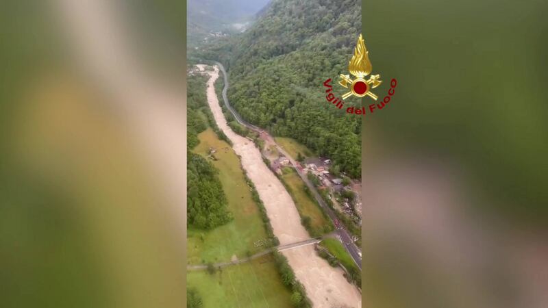 Maltempo in Piemonte, vigili del fuoco al lavoro per evacuare turisti e residenti 5