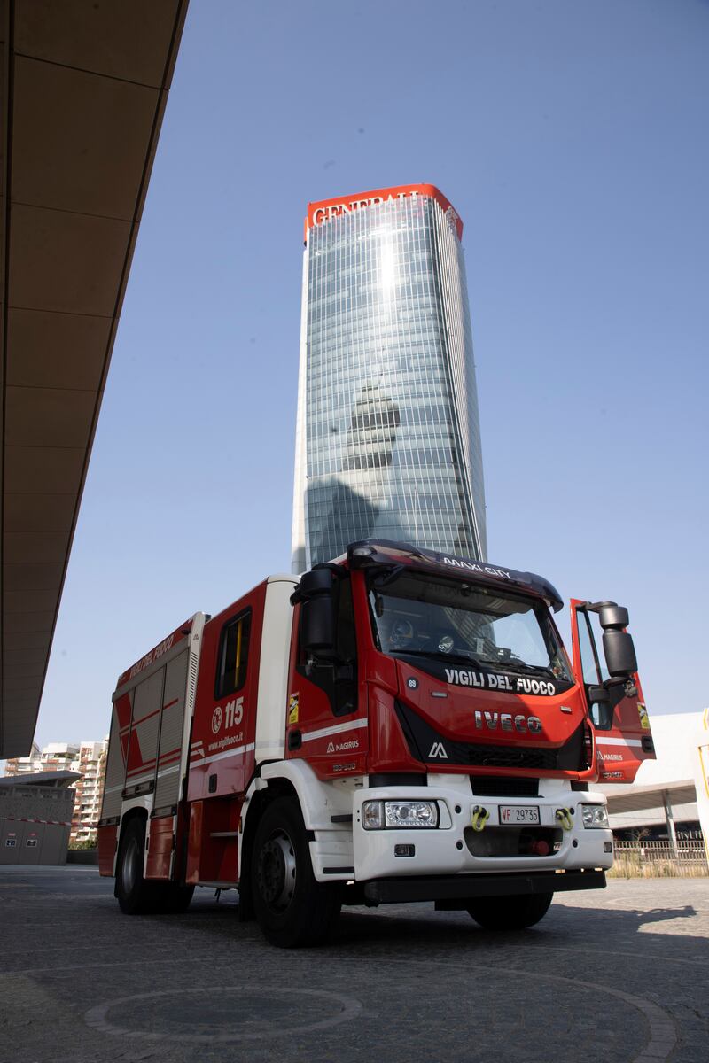 Collassa insegna Generali a City Life: chiuso anche il centro commerciale 3