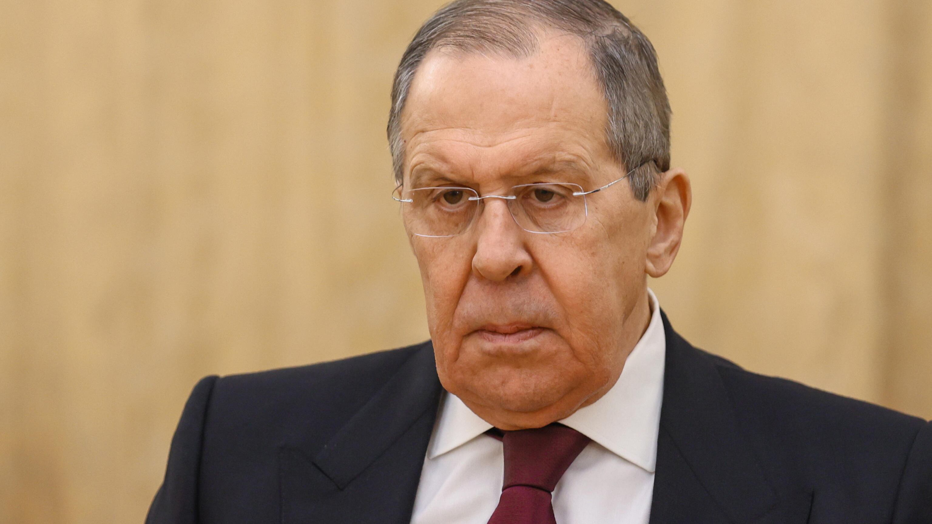 L'"altro fronte" di Putin e Lavrov: "Chi ci sanziona ci dichiara guerra"