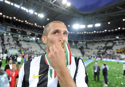 Giorgio Chiellini dice addio al calcio: i momenti più importanti della sua carriera 1