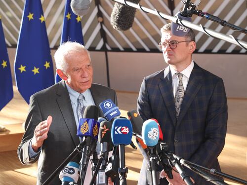 "Colpire la Russia". Europa divisa