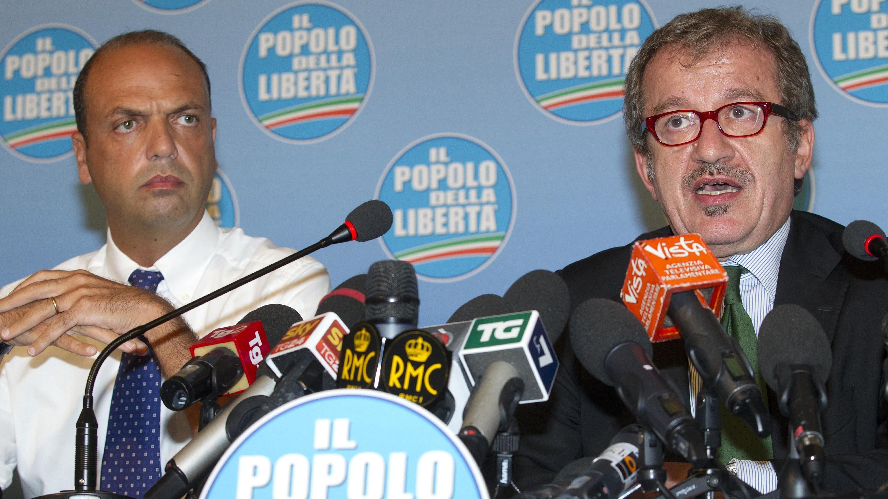 Il Cavaliere liquida SuperMario: una comparsa, lascerà la politica