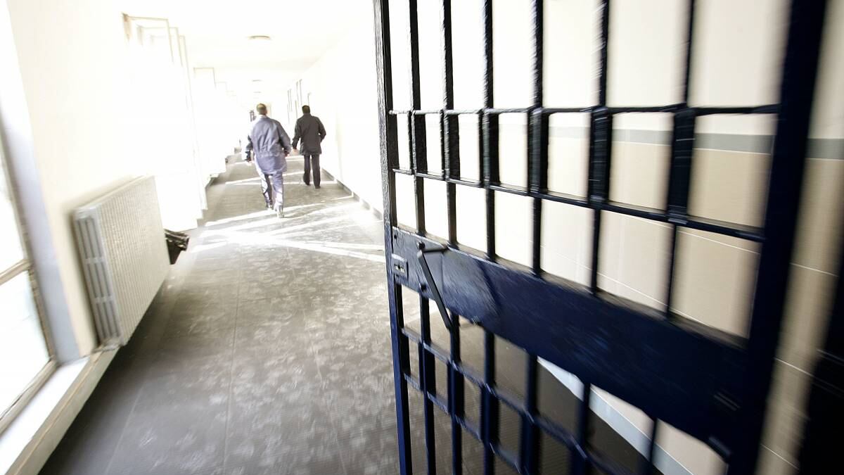 Rinuncia ai domiciliari, meglio il carcere della convivenza con la compagna