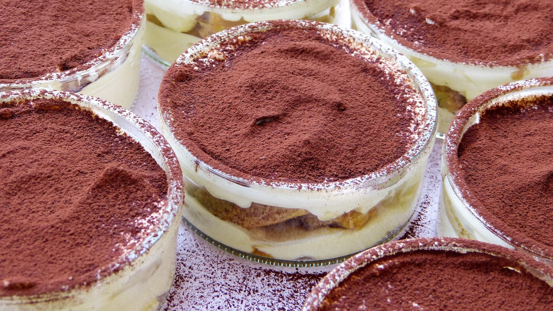 "Tracce di latte in quel tiramisù vegano". Muore una 20enne allergica: 4 indagati