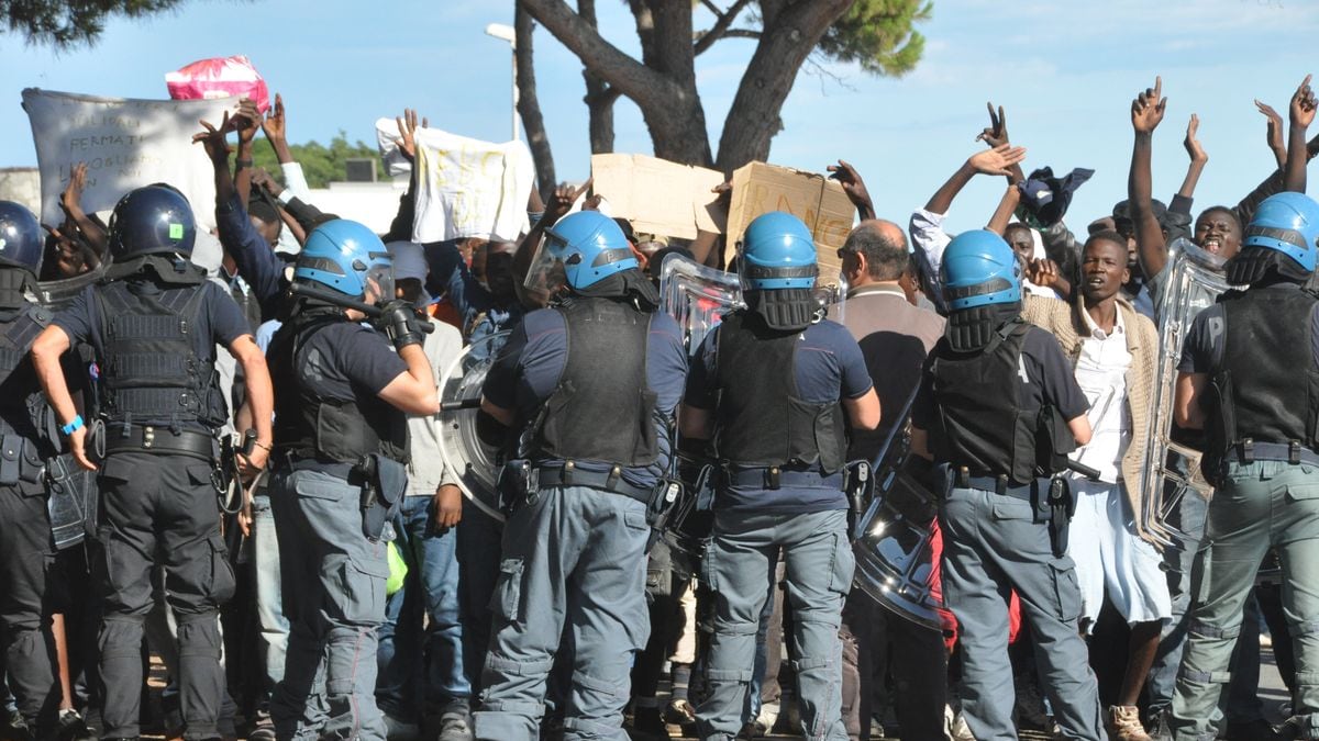 Il giudice "grazia" i No borders No a foglio di via: morì agente
