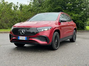 Mercedes EQA 300 4Matic: guarda la gallery del crossover elettrico premium 3