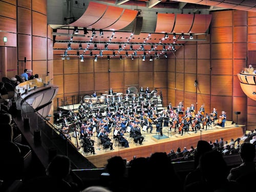 La Sinfonica tra note audaci e capolavori senza tempo