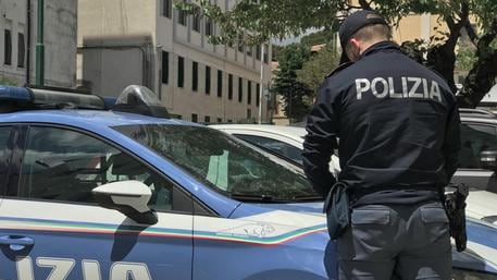 "Siamo i Casamonica": lo pestano davanti a moglie e figli e gli tagliano un orecchio