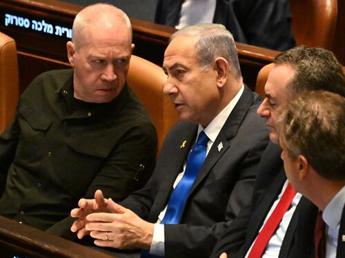 "Crimini di guerra a Gaza". L'Aia vuole arrestare Bibi