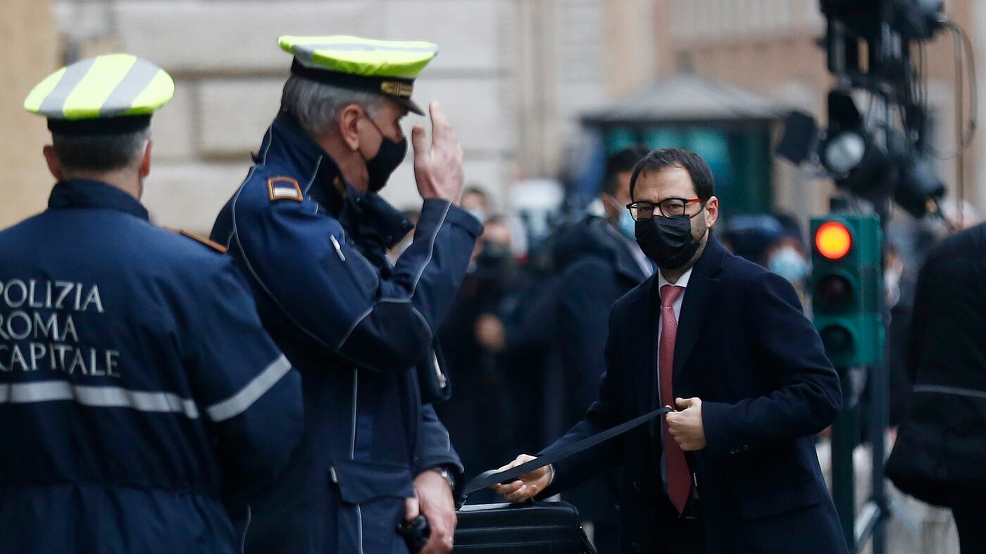 "Bollette in aumento? Colpa del centrodestra". La balla del ministro 5S