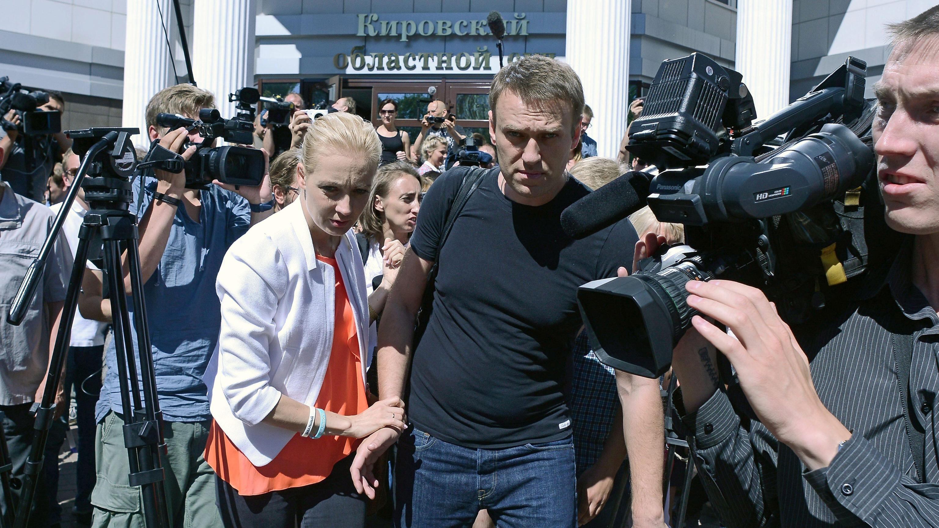 Russia, scarcerato il blogger Navalny. Ma non può lasciare Mosca