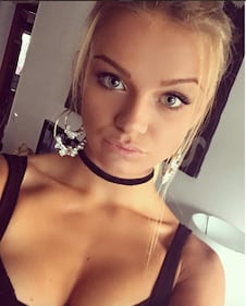 Mercedesz Henger rimpiange l'estate in bikini 13