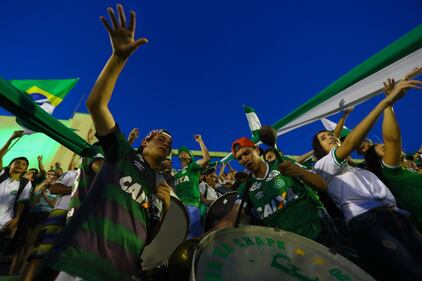 Chapecoense, il tributo alle vittime allo stadio di Medellin 5