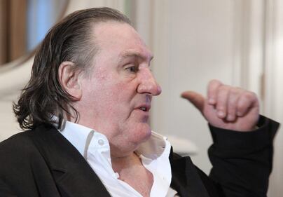 Depardieu riceve il passaporto da Putin 6