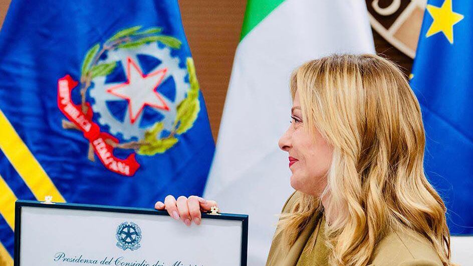 Festa del Tricolore, Mattarella: "Nella bandiera le basi della nostra civiltà". Meloni: "È la nostra storia"