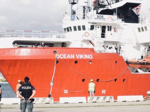 Ocean Viking, arrestati due scafisti che erano a bordo della nave