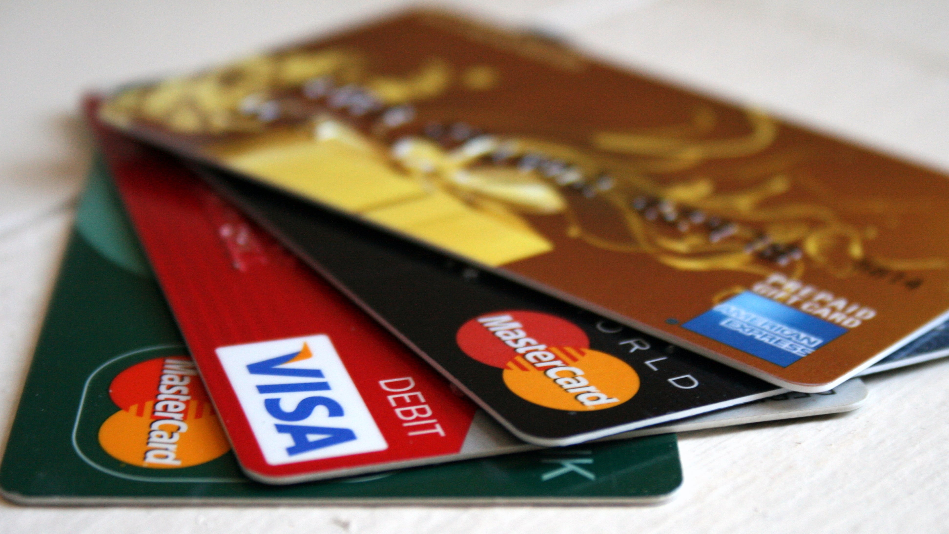 Canone, commissioni e costi: ecco le carte di credito più care