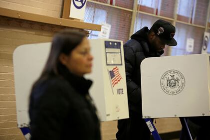 Gli Stati Uniti ai seggi tra voto elettronico e code 8