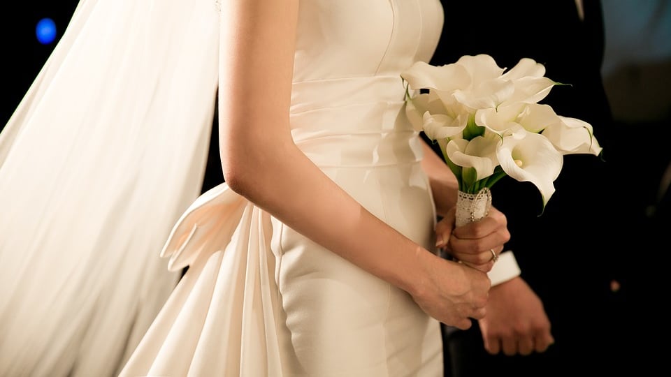 Transessuale brasiliano si sposa ma è clandestino: arrestato