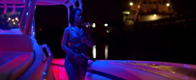 Rihanna, sexy killer in "Needed me": foto 6