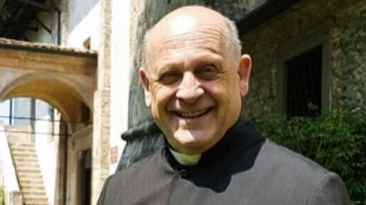 Quei preti che si sacrificano. "Date agli altri il respiratore"