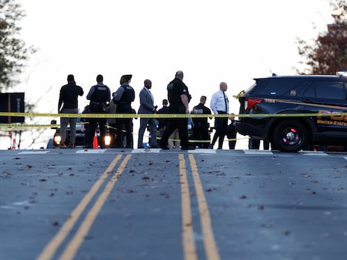 "L'attentatore ha colpito su ordine dei talebani": colpo di scena nella sparatoria di Washington