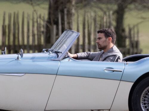 Austin-Healey 3000: che icona nella serie Netflix "The Gentleman"