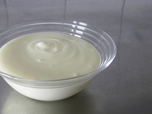 Virus intestinale, lo yogurt si può mangiare? Gli alimenti ammessi e non ammessi