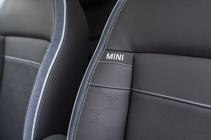 Mini Cooper SE: guarda tutte le foto 11