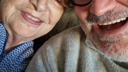 “So che ci sarai sempre”. Lo struggente post di Pardo per la scomparsa della madre