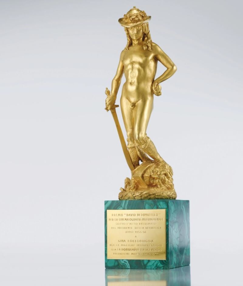Copia in oro della statuetta David di Donatello realizzata da Bulgari