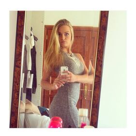 Mercedesz Henger, sexy come la mamma Eva 10