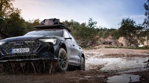 Audi Q8 e-tron edition Dakar, guarda tutte le foto 1