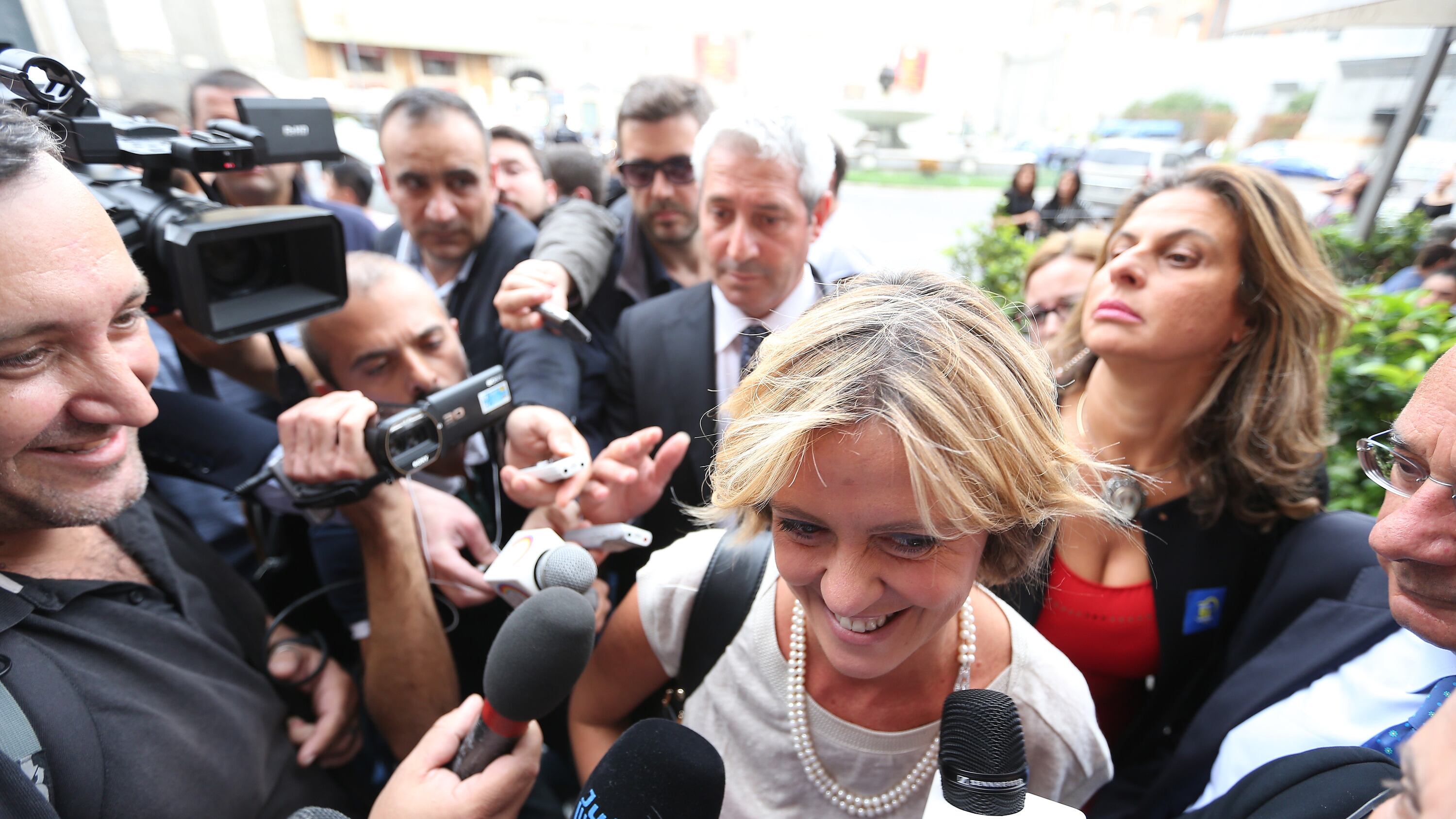 Sanità, due miliardi in più. L'esecutivo cerca sponde: "Voti pure l'opposizione"