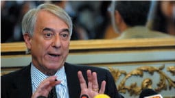 Il Comune promette una sede agli anziani. Poi la regala all'Anpi