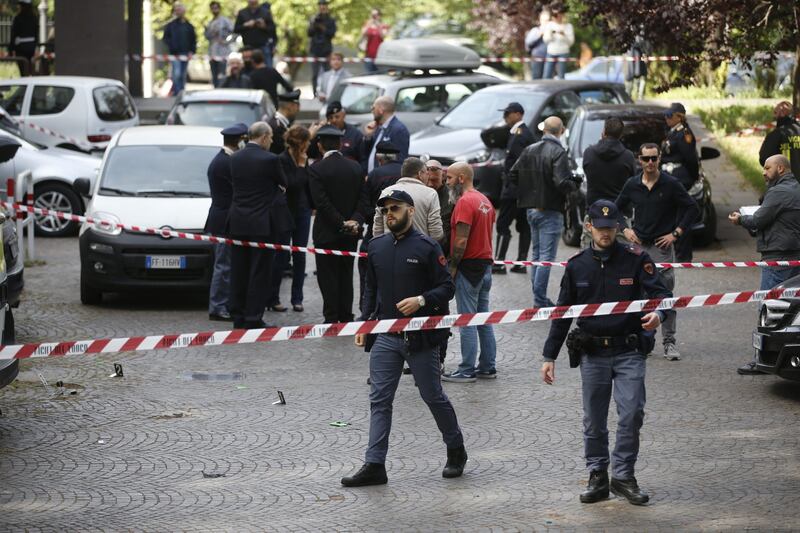 Roma, esplosione in strada: ordigno rudimentale nel parcheggio delle Poste 14