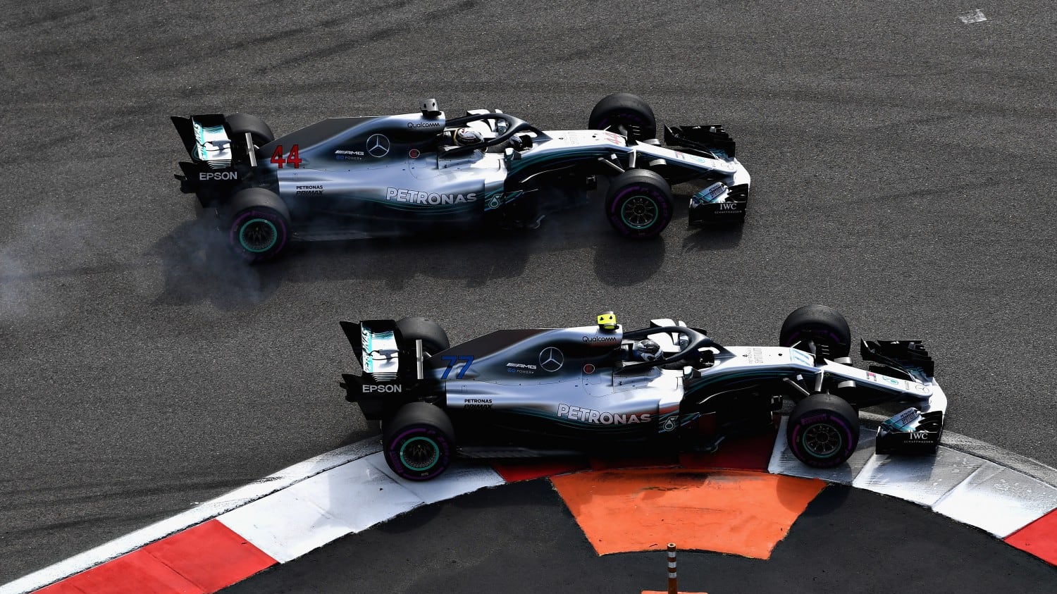 Formula Uno, Sochi: Hamilton vince con polemica davanti a Bottas e Vettel