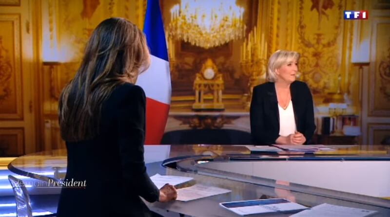 Marine Le Pen a TF1: "Via la bandiera dell'Ue dallo studio" 4