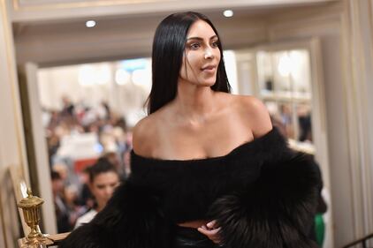 Kim Kardashian torna sui social con un seno esplosivo 28