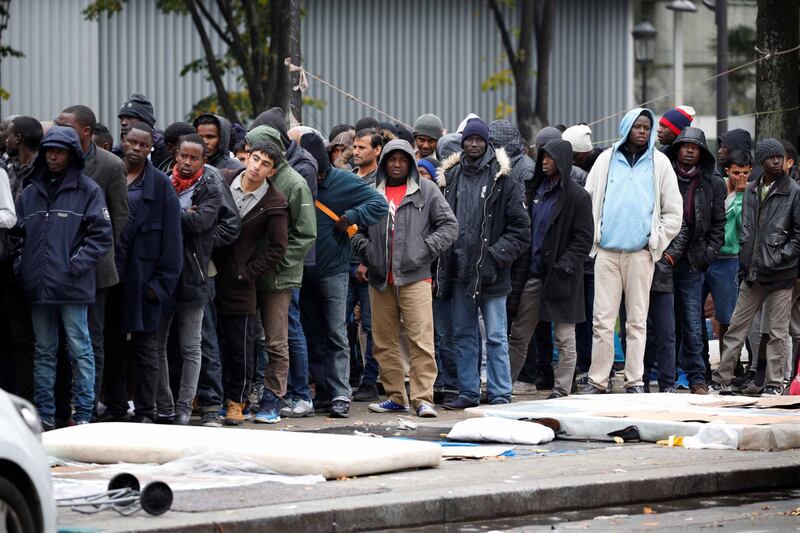 Parigi invasa dai migranti 12
