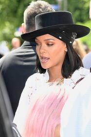 Rihanna super sexy alla Fondazione Vuitton 6
