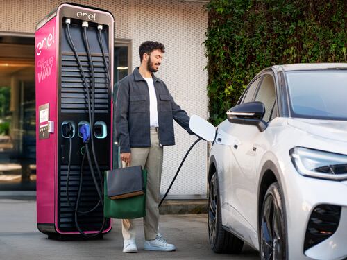 Decarbonizzazione dei trasporti: cresce la mobilità elettrica nel Paese