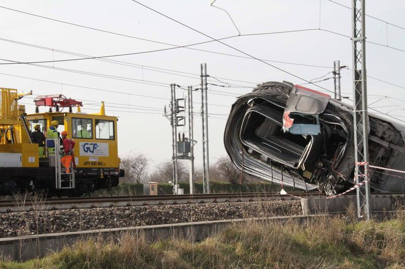 Al via le operazioni di rimozione del Frecciarossa deragliato 2