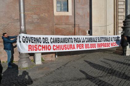 Ncc in protesta a Roma: tensione in piazza 7