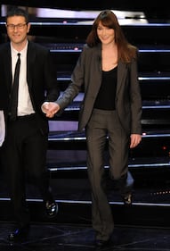 Sanremo, Carla Bruni duetta con Luciana Littizzetto 3