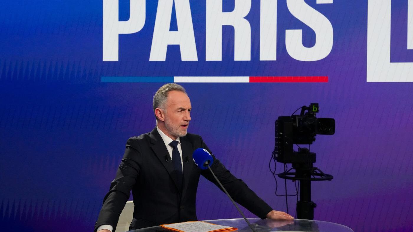 Le barricate rosse per tenere Parigi
