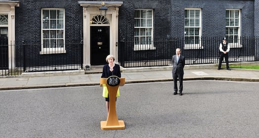 Theresa May a Downing Street 6