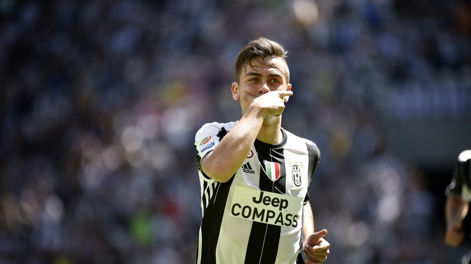 La Juventus incorona Dybala: "Paulo indosserà la maglia numero 10"