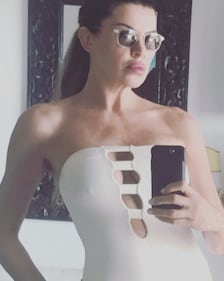 Alba Parietti sexy in costume 6